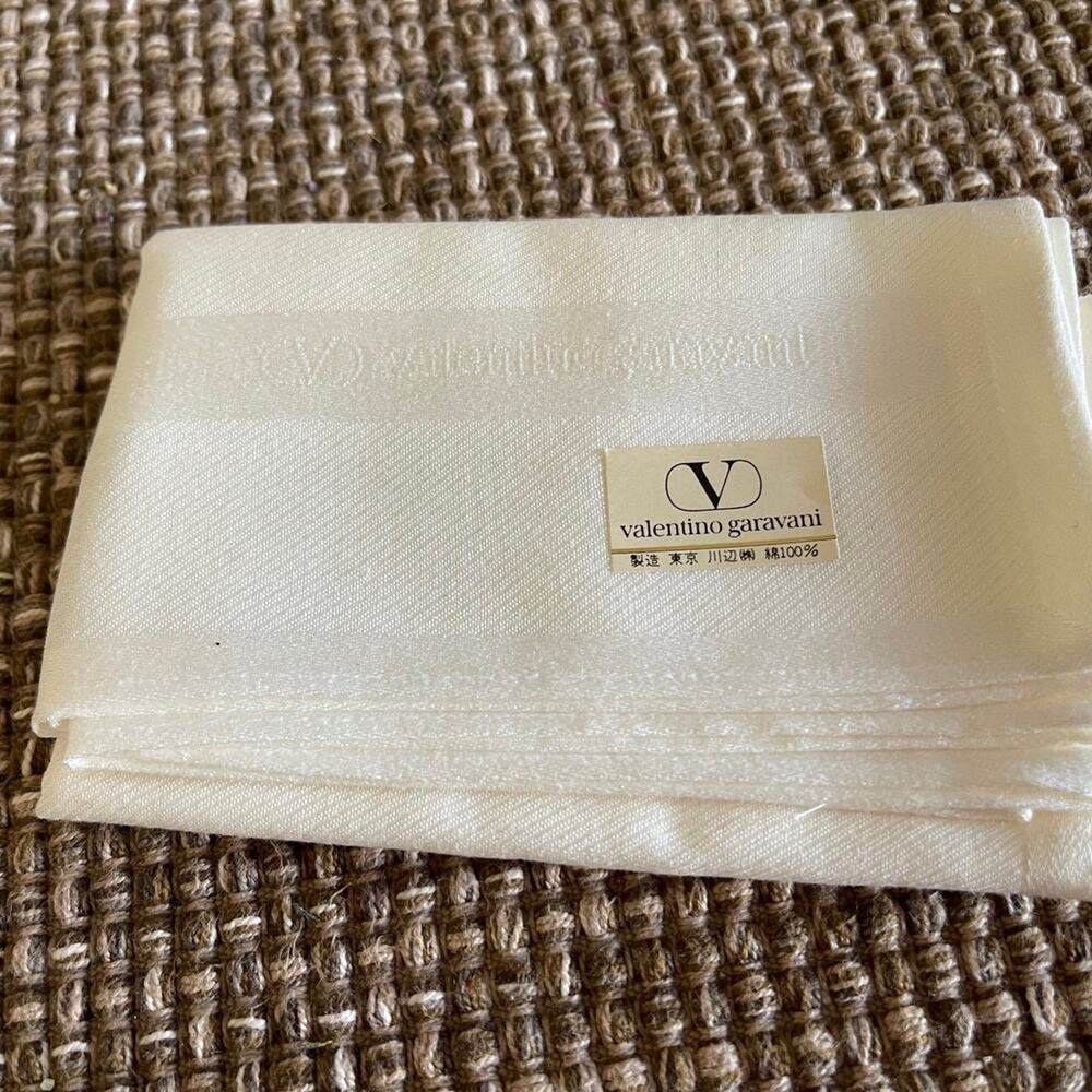 Valentino Garavani scarve/handkerchief  white NEW